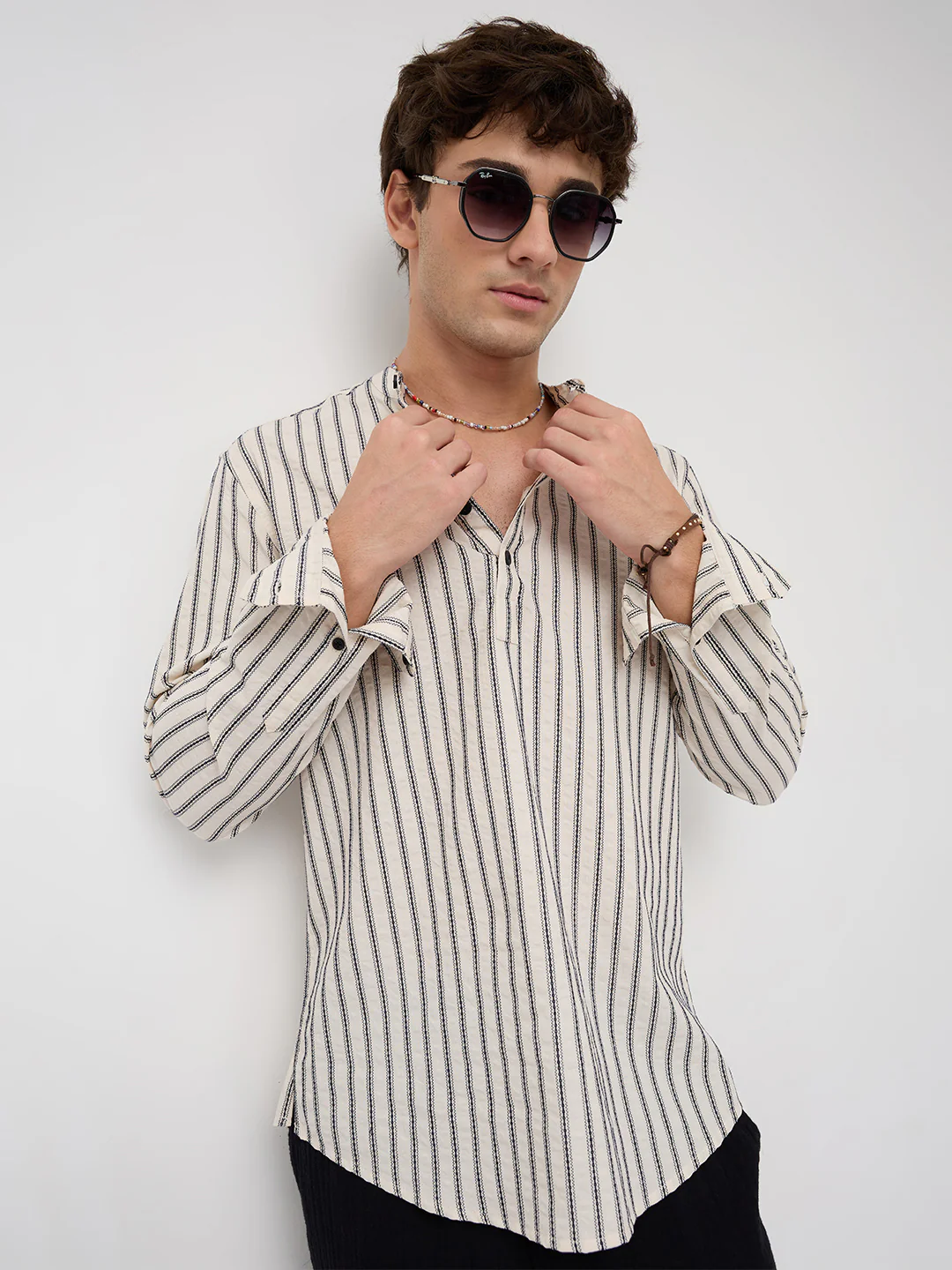 Coastal Ivory Motif Striped Seersucker Embroidered Kurta - Image 2