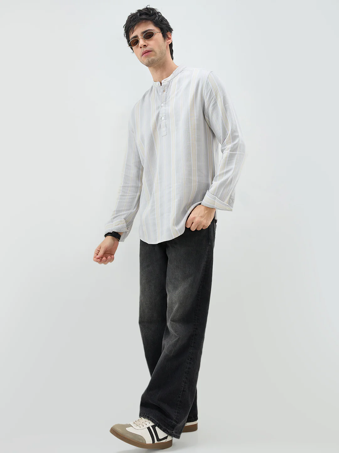 Silverline Refined Vertical Striped Kurta - Image 8